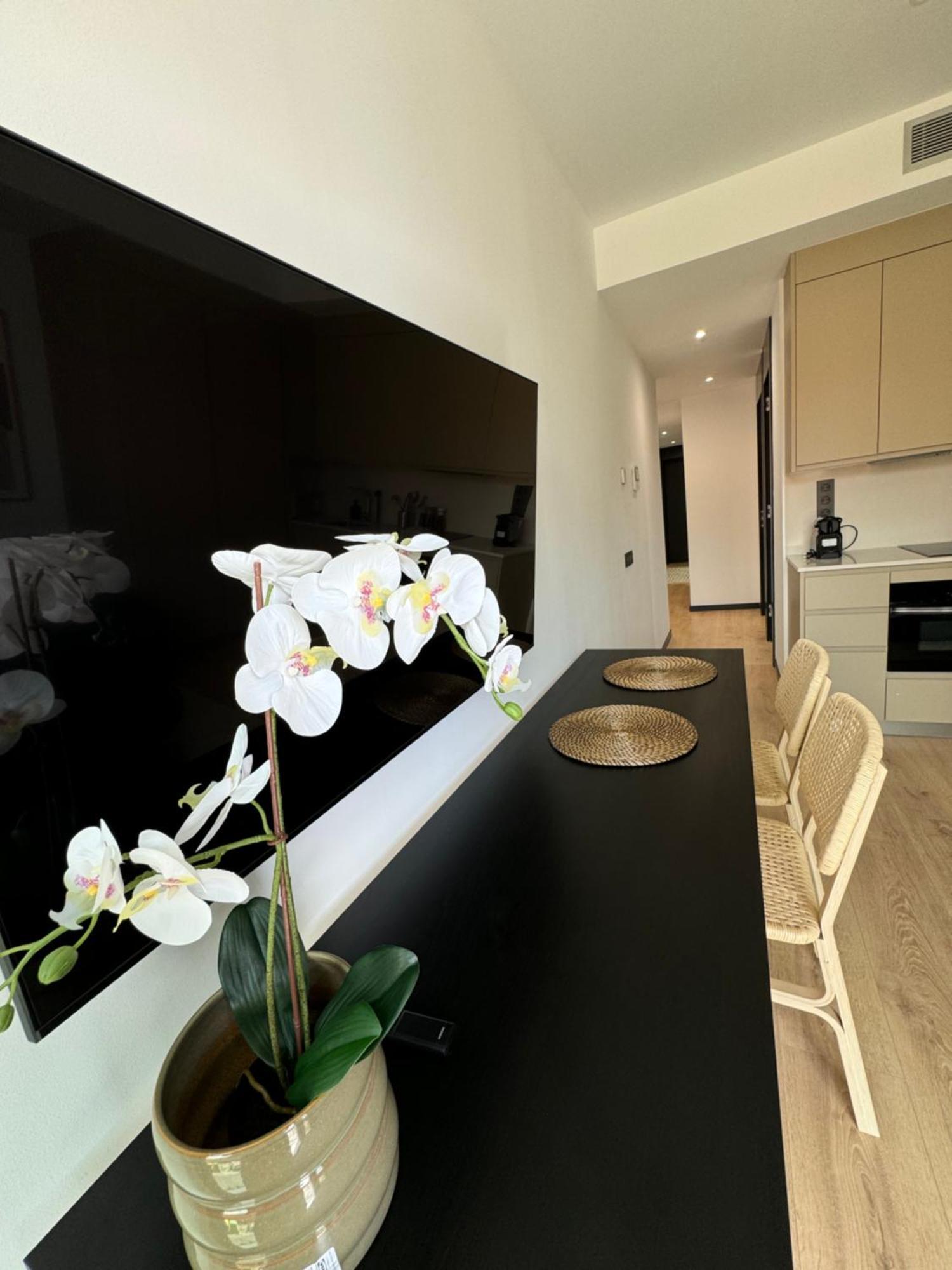 Oasis Pavia 15 *